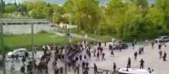 Serie B, scontri tifosi-Polizia in Ternana-Genoa: “Utilizzate bombe carta, ci sono feriti”