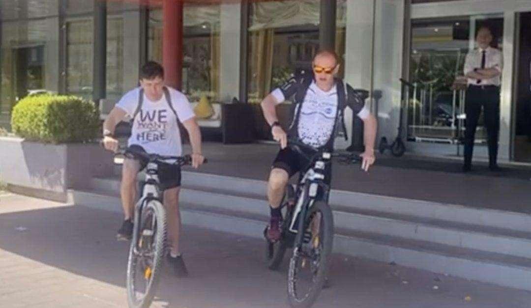 Cosenza, mister Bisoli mantiene fede al voto salvezza: in bici al Santuario di San Francesco da Paola