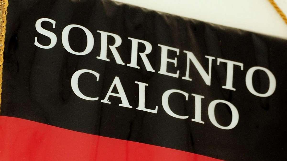 Il Sorrento beffa la Paganese e vola in C