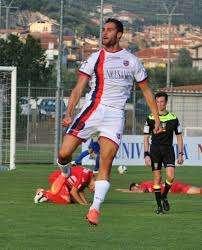 L' attaccante del Picerno ed ex Potenza Iadaresta ne è certo: "Questo Bari è da Serie B"