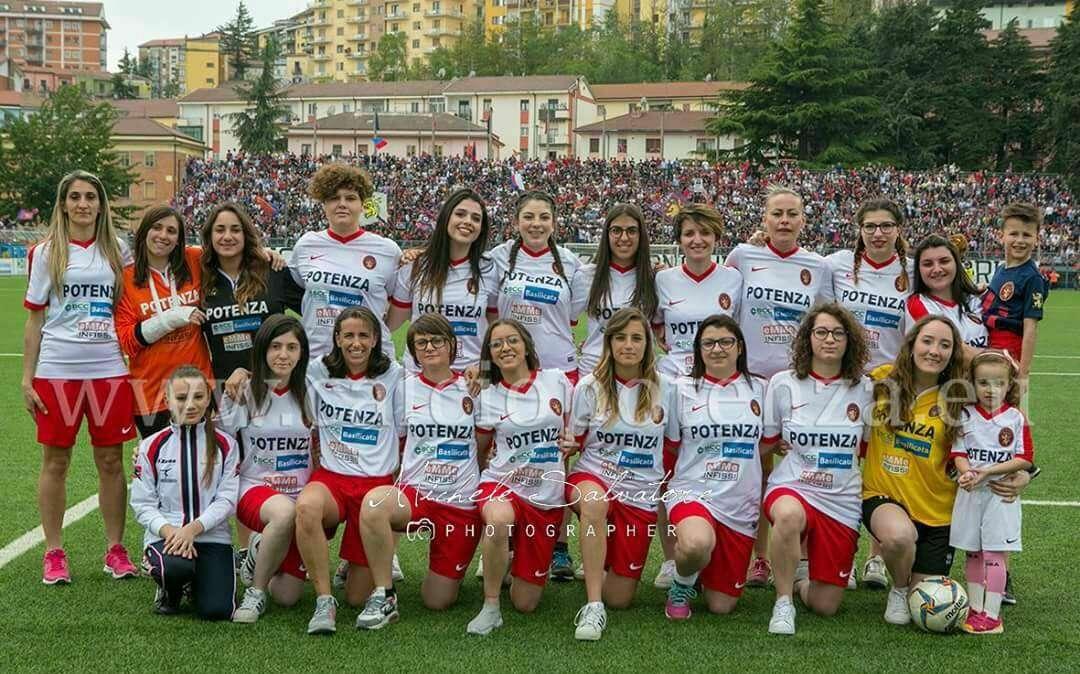 Anche le leonesse rossoblu a caccia della promozione...