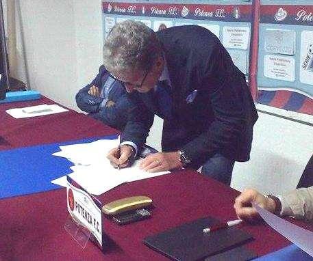 Grignetti: "Attendo ancora la firma di Notaristefani"