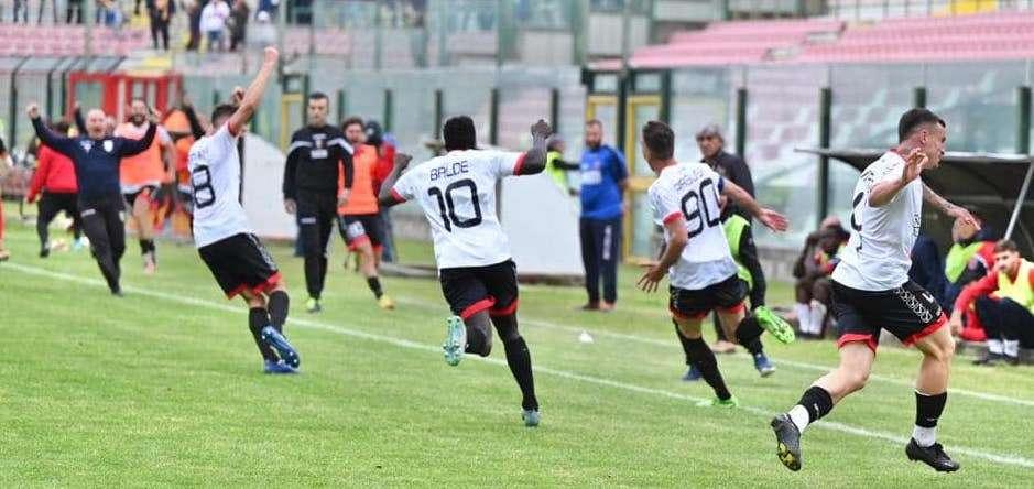 A Messina il tecnico Raciti fa l'impresa, la Gelbison dell'ex Potenza Cargnelutti retrocede in Serie D