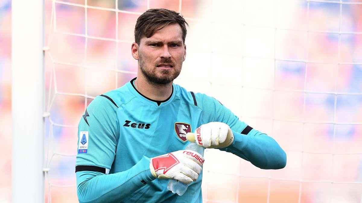 Il cucchiaio di Pinamonti fa infuriare Belec: il portiere rincorre l'attaccante dell'Empoli