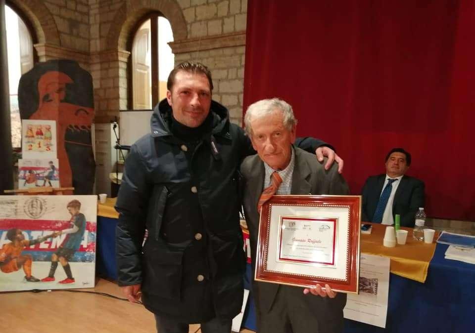 Per mister Raffaele arriva un premio Gentile.