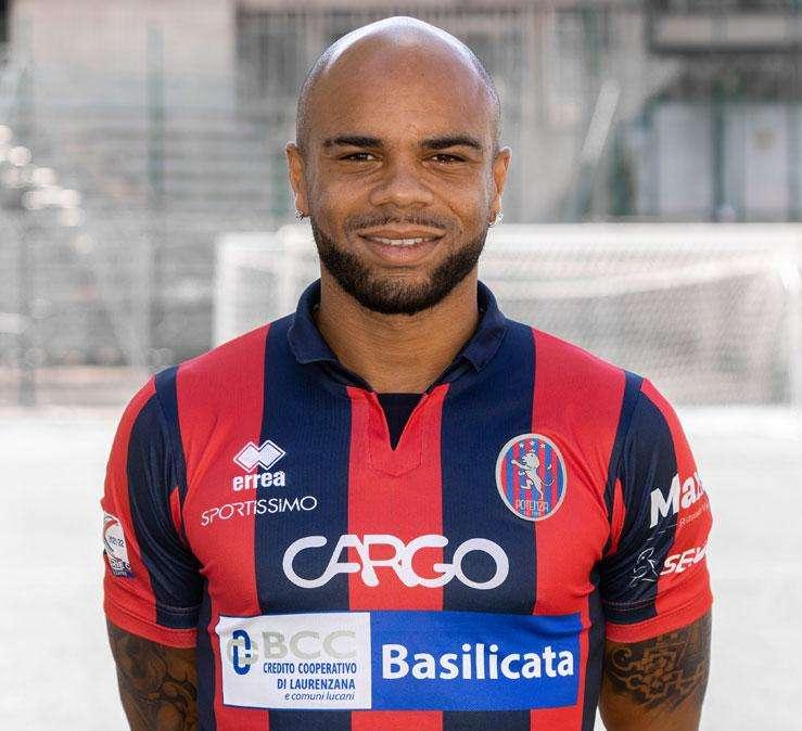 L’ex centravanti del Potenza Baclet riparte dalla Promozione!