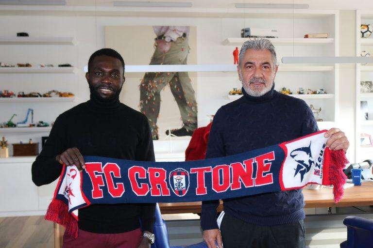 Un centrocampista gradito a mister Trocini si accasa al Crotone in Serie B