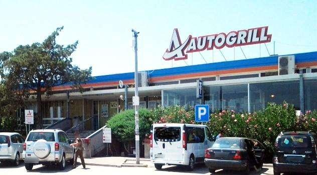 Al ritorno dalla trasferta di Potenza tifosi della Juve Stabia saccheggiano un autogrill...