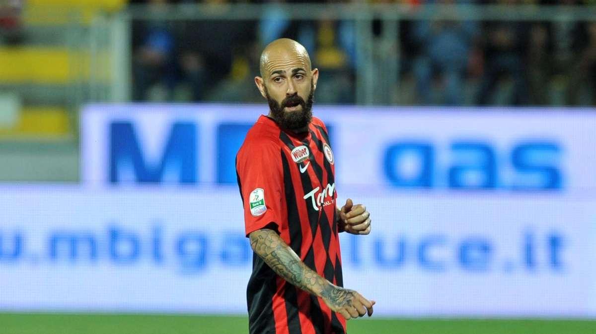 La Nocerina chiude la vertenza con l'ex Potenza Mazzeo