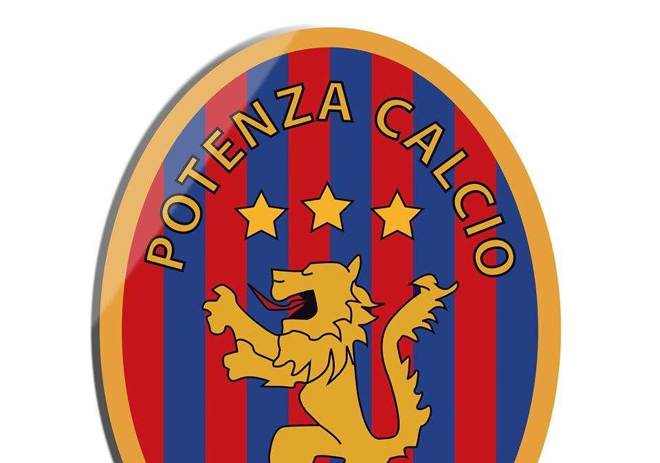 Il Potenza vicino ad Ottelio Labella.