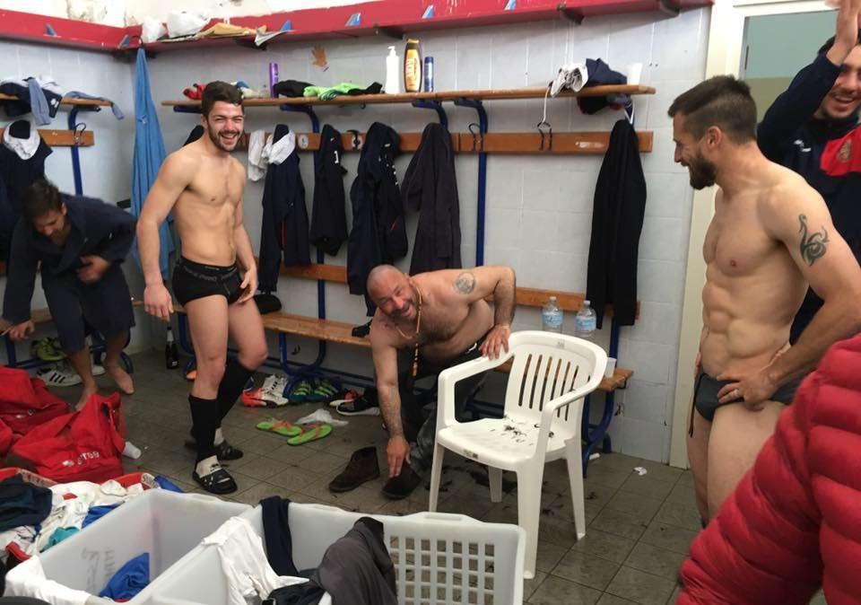 Promessa mantenuta: a salvezza ottenuta mister Biagioni viene "tosato"...