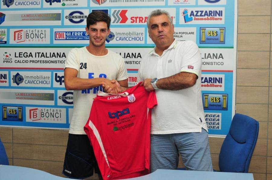 L'Erasmus toglie un calciatore all'Aprilia...