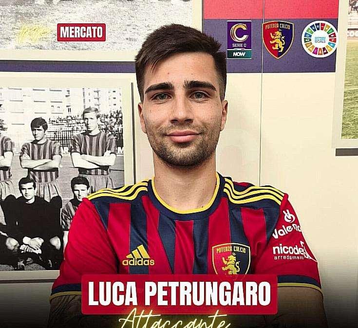Ufficializzazione ed esordio in rossoblu per Luca Petrungaro