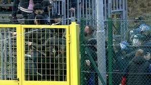 Ieri a Palmi i tifosi del Palermo si sono "picchiati" tra di loro.