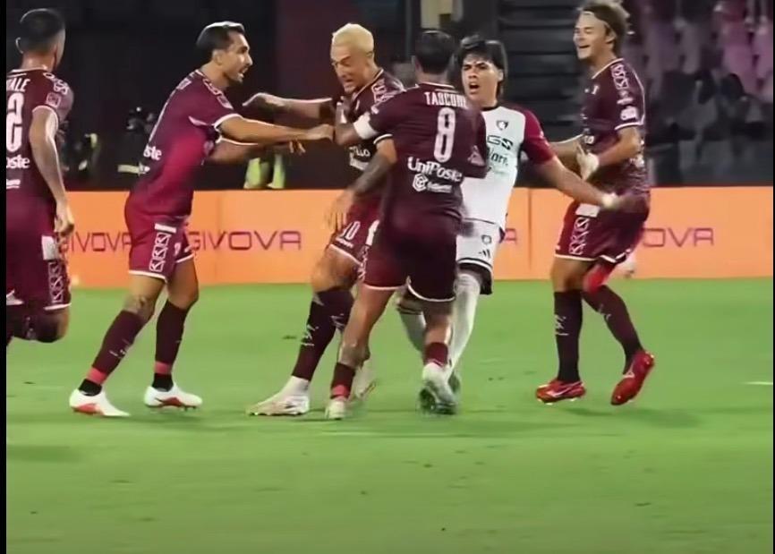 Salernitana-Potenza, non solo il gol annullato: altro episodio che fa discutere