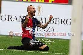 L'ex attaccante del Potenza Arcidiacono si gode la promozione in Serie C del suo Messina