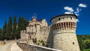 TUTTI AL CASTELLO