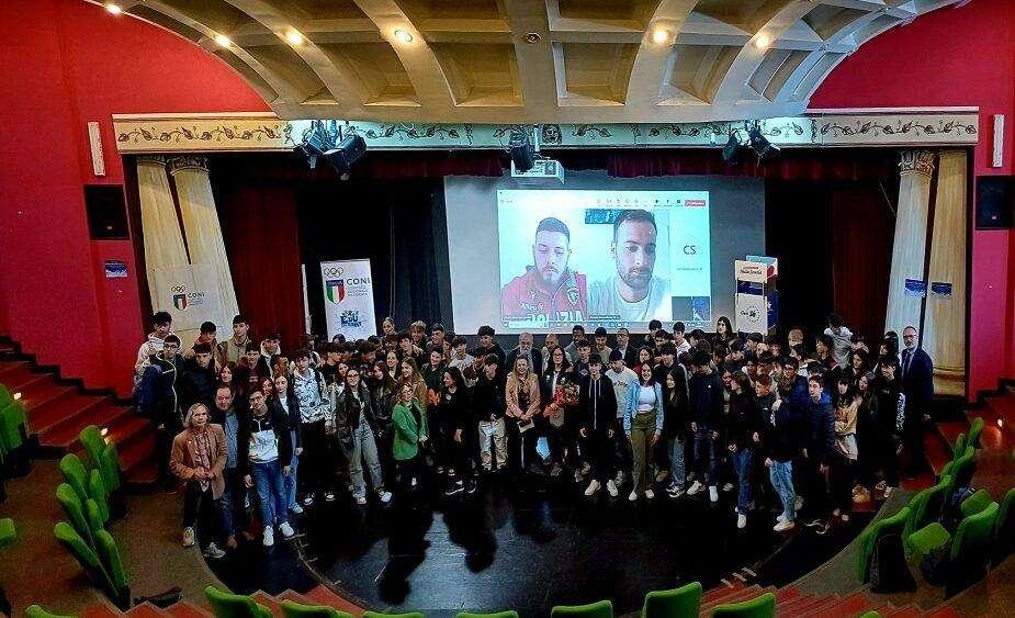 "Milano-Cortina 2026" arriva a Potenza ed inizia il suo giro nelle scuole