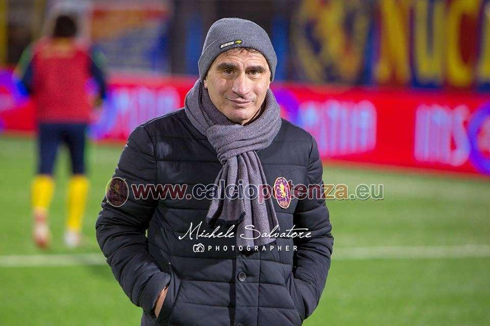L'addetto all'arbitro del Potenza allontanato dal campo per avere insultato...l'arbitro...