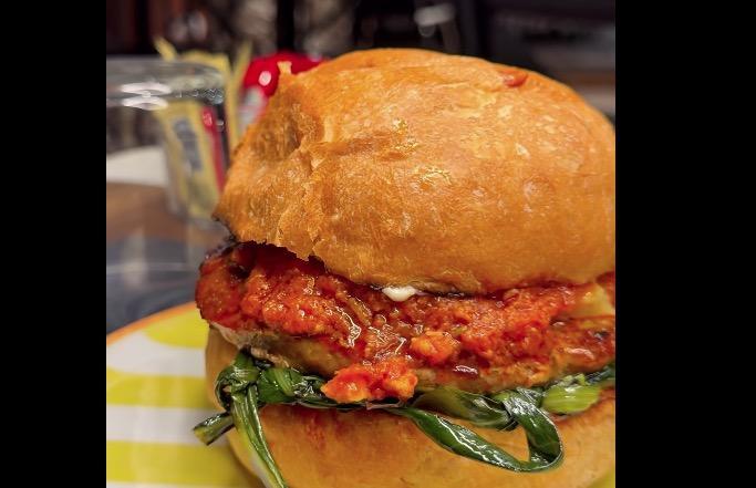 Potenza, Ivan Tisci diventa un panino: da Apperò arriva il “Capitan Tisci”