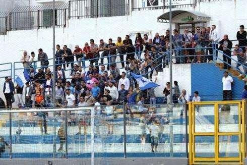 Tifosi del Donia aggrediscono i propri calciatori.