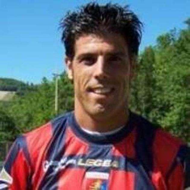 Un ex attaccante del Potenza vicino ad una panchina di D?