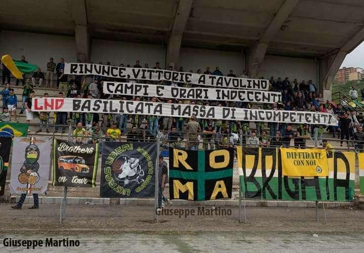 Uno striscione eloquente...