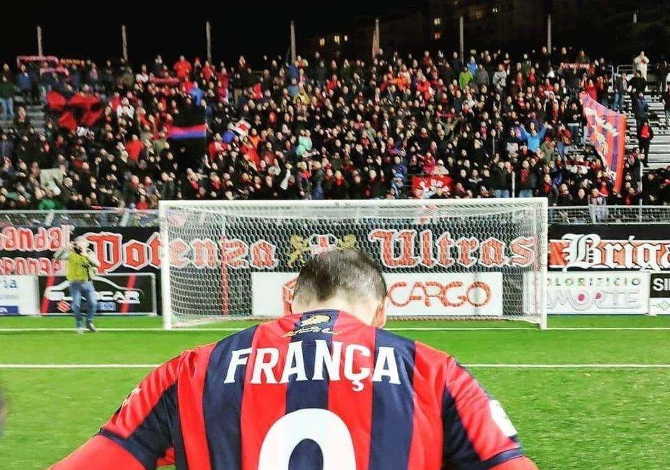 "Non sapete quello che vi siete persi", minimo storico di spettatori oggi al "Viviani."