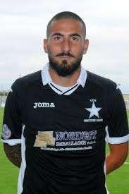 Un ex calciatore del Potenza litiga con il suo allenatore e viene mandato via dal...