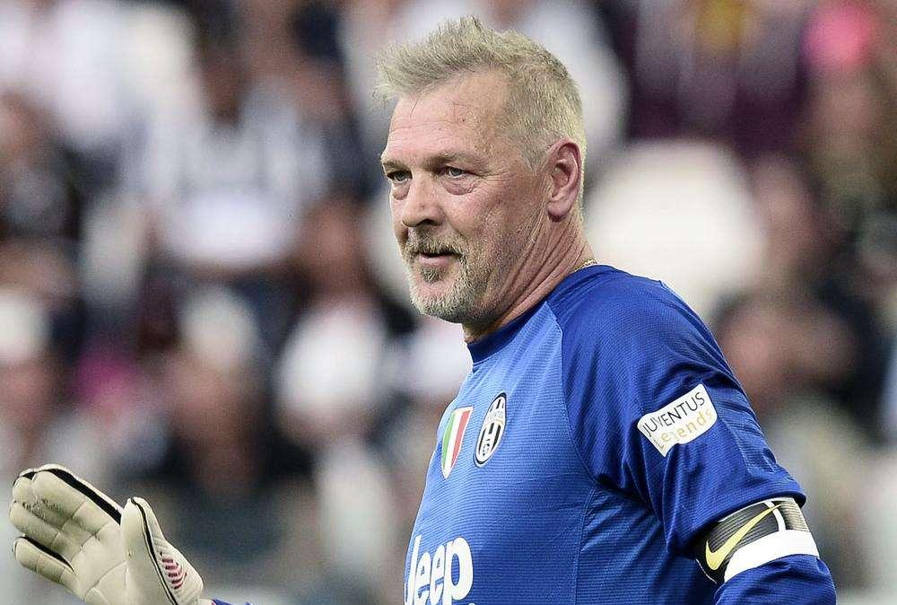 Malore per Stefano Tacconi, l'ex portiere della Juventus e della Nazionale è ricoverato in prognosi riservata