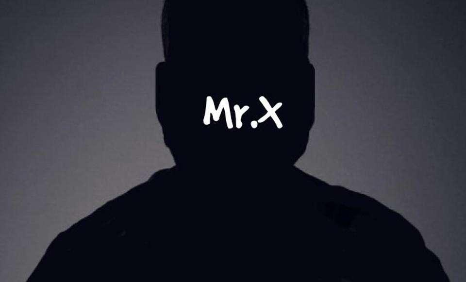 Sale l'attesa per il bomber. Domani firma mister X?