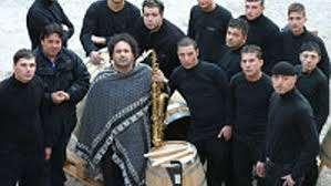 Questa sera a Venosa scende in campo il maestro Enzo Avitabile con “I Bottari di Portico” e la “Black Tarantella Band” 