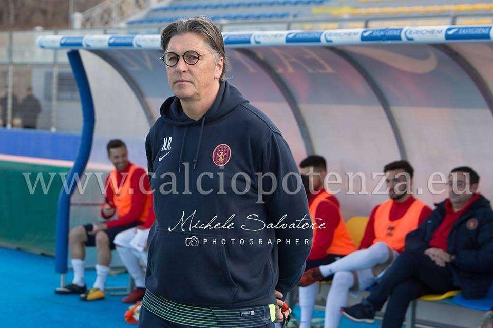 Battere la Sarnese per poi...