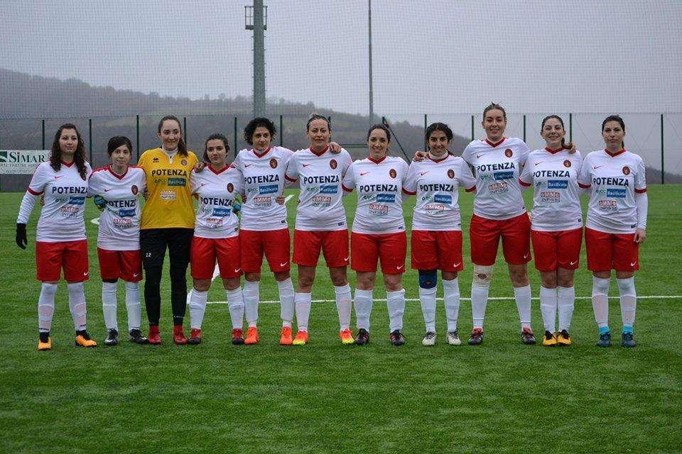 Anche le leonesse del Potenza dedicano il successo a Caiata...