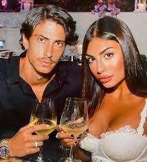 Il centrocampista Santoro che fu ad un passo dal Potenza è in love con la figlia di Sal Da Vinci
