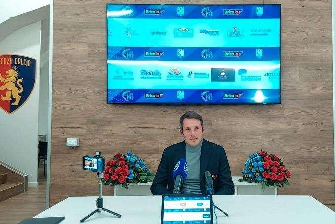 Mister Pietro De Giorgio: "Approccio timido, poi il gran goal di Caturano ha acceso l'entusiasmo"