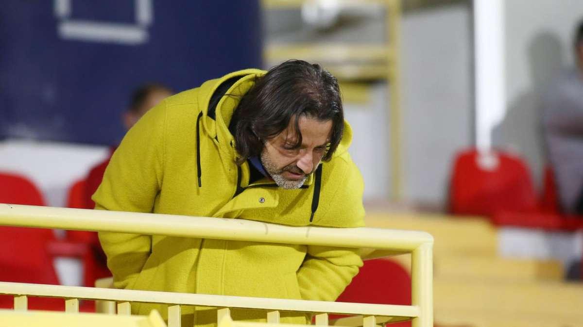 Il "Viviani" ha accolto ieri un ospite d'eccezione, l'ex presidente rossoblù Salvatore Caiata
