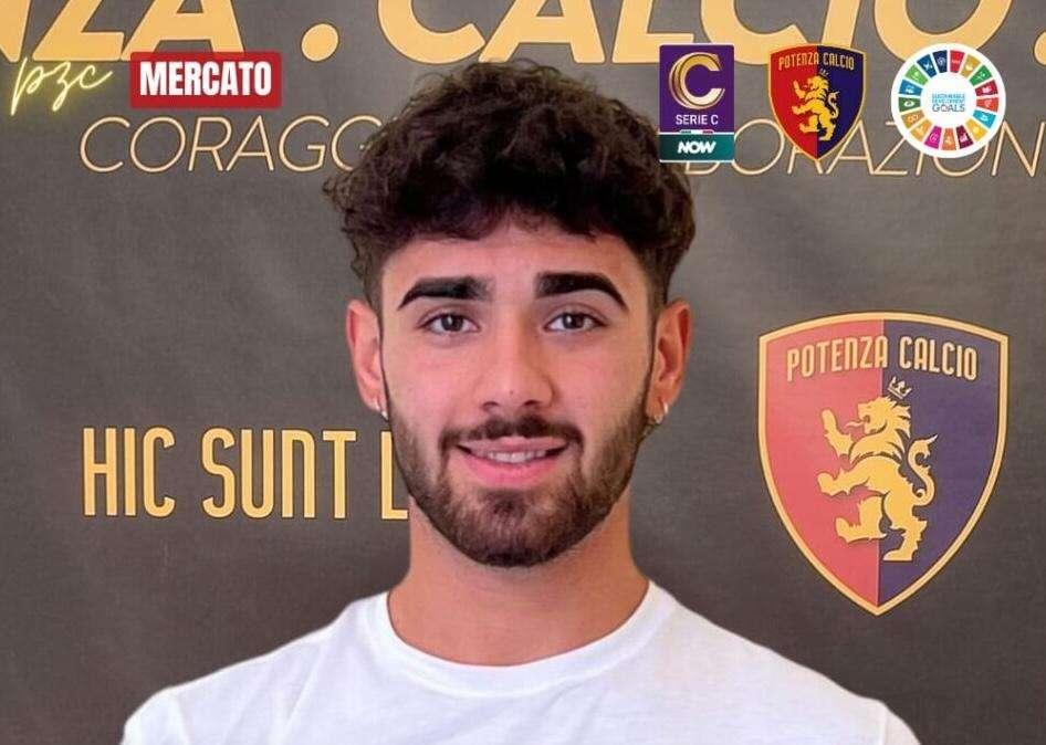Emanuele Schimmenti attaccante Potenza: "Abbiamo tanta voglia di rivalsa e di rifarci"