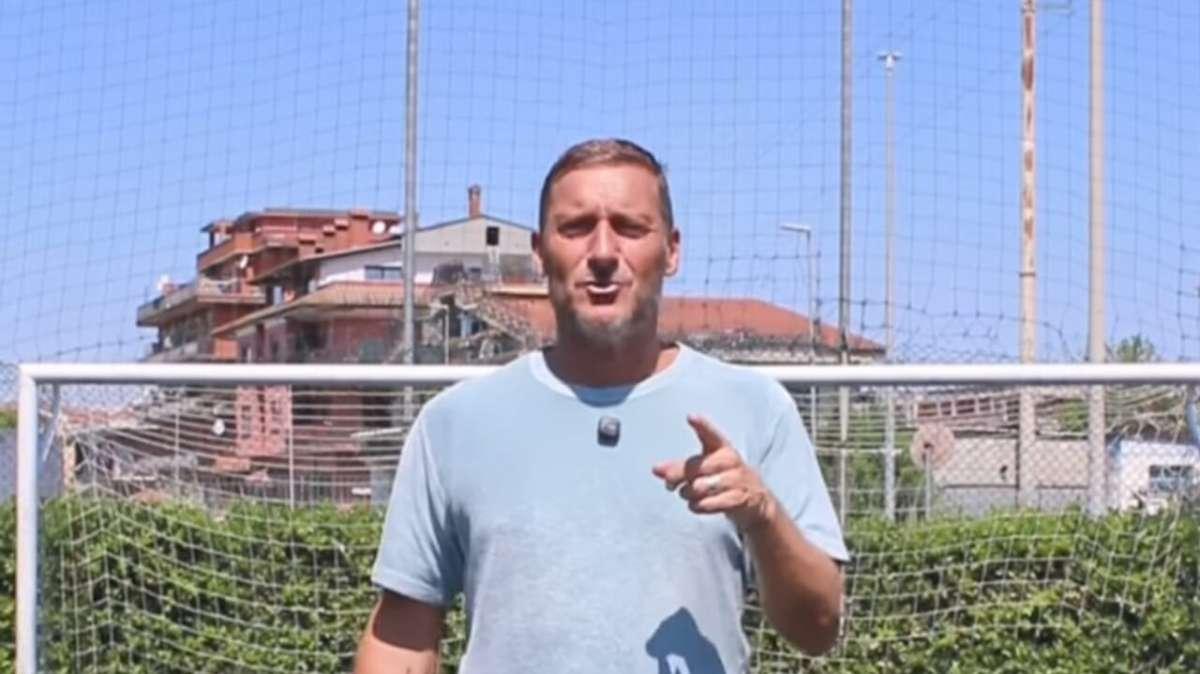Francesco Totti è pronto a scendere in campo in quel del "Pino Zaccheria" di Foggia, ecco perchè