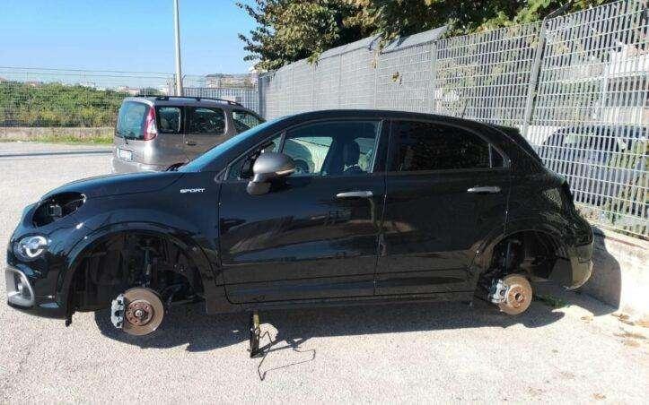 Calciatore dell'Aversa torna dalla trasferta di Acireale e si ritrova l'auto vandalizzata