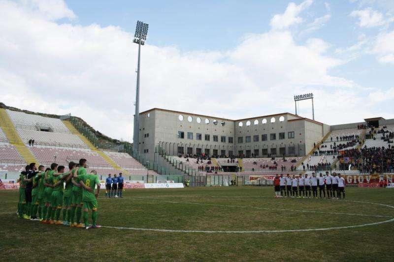 Il "Franco Scoglio" è troppo dispersivo, il Messina vuol tornare al "Celeste"...