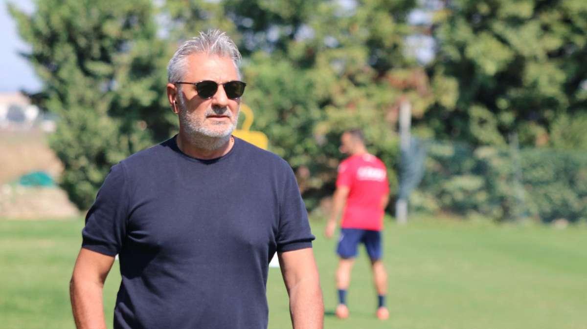 Gianni Vrenna presidente Crotone: "A Catanzaro i tifosi giallo-rossi mi hanno lanciato arance e mandarini"