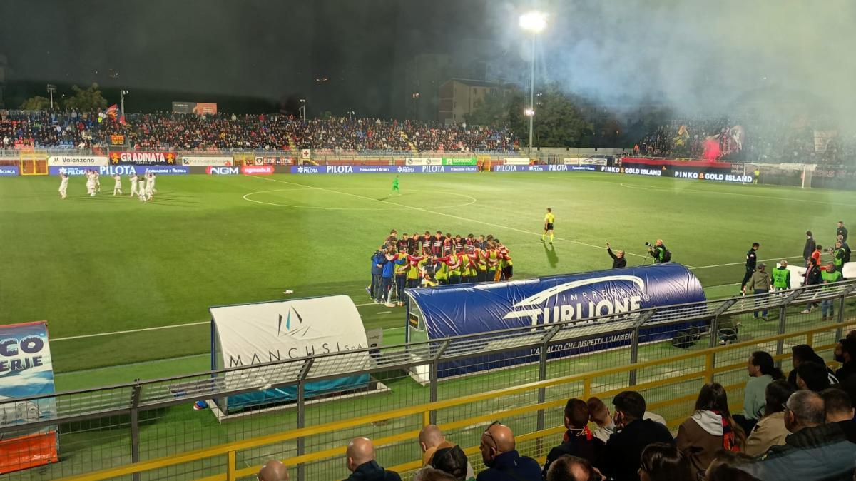 Potenza-Picerno 4-2: il derby potentino è dei leoni, il Potenza vola solo in testa