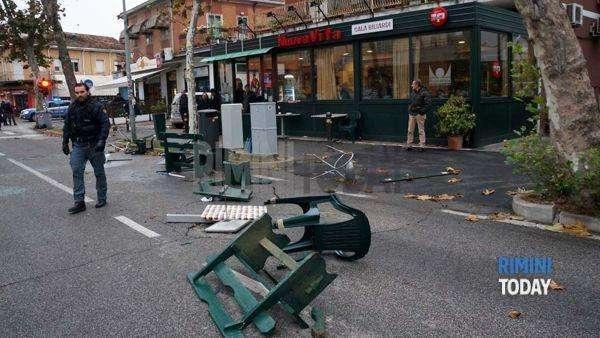 Botte da orbi prima della partita Teramo-Rimini...