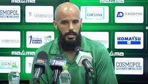 Aya difensore Avellino: "Contro il Crotone non abbiamo consegnato il gagliardetto per scaramanzia perchè con il Potenza avevamo vinto"