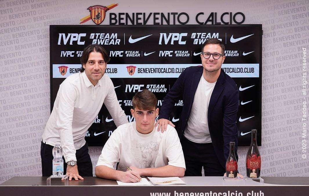 Benevento, il giovane portiere Nunziante classe 2007 rinnova il suo contratto con il club sannita