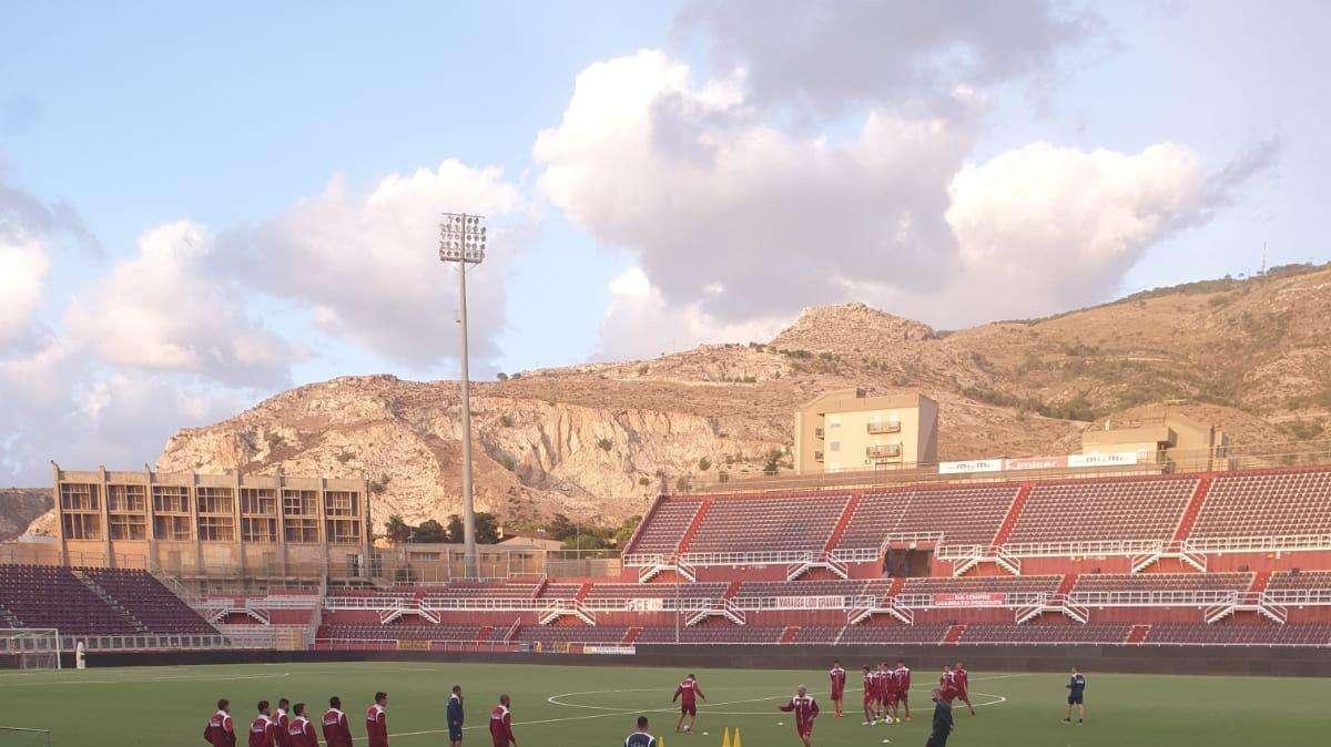 Giudice Sportivo: Trapani-Casertana 0-3 e -1 per i siciliani