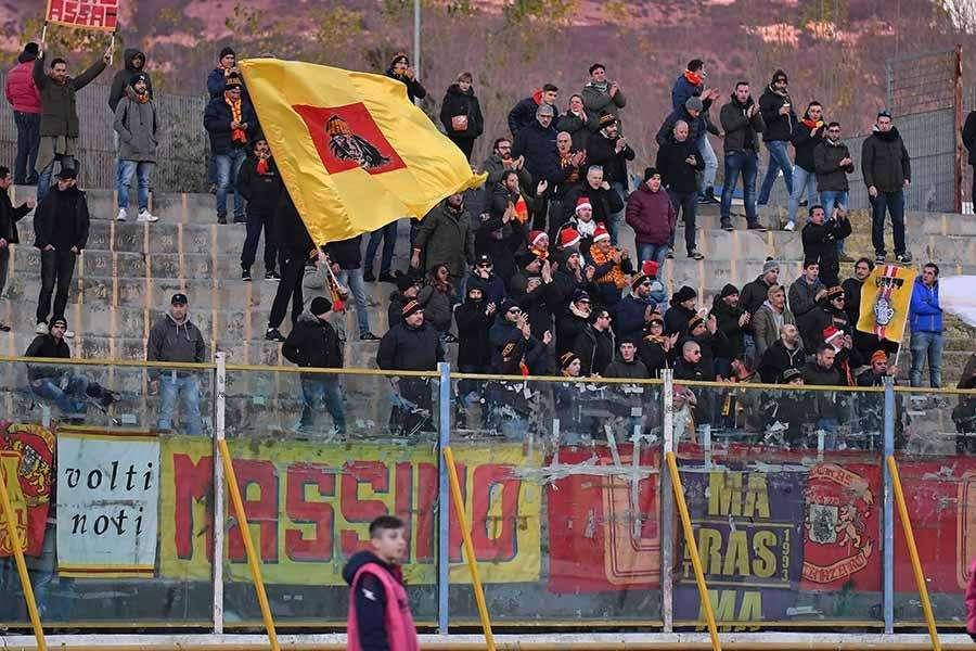 I tifosi del Catanzaro domenica invaderanno Vibo Valentia... a loro disposizione ci sarà in pratica tutto il "Razza"