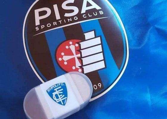 Alcuni tifosi del Pisa nel loro uovo di Pasqua hanno trovato... gadget dell'Empoli!