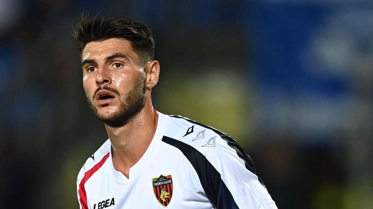 Carraro centrocampista Crotone: "Adesso dobbiamo pensare solo al Potenza"